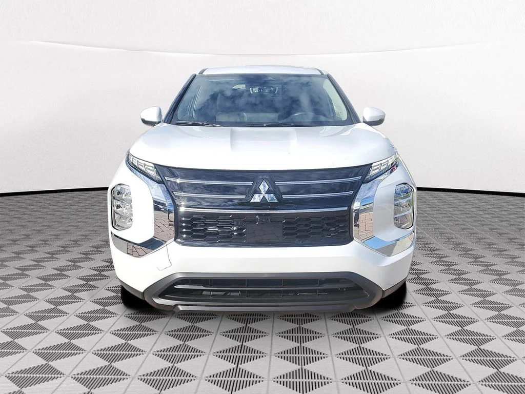 New 2026 White Mitsubishi ES image 2