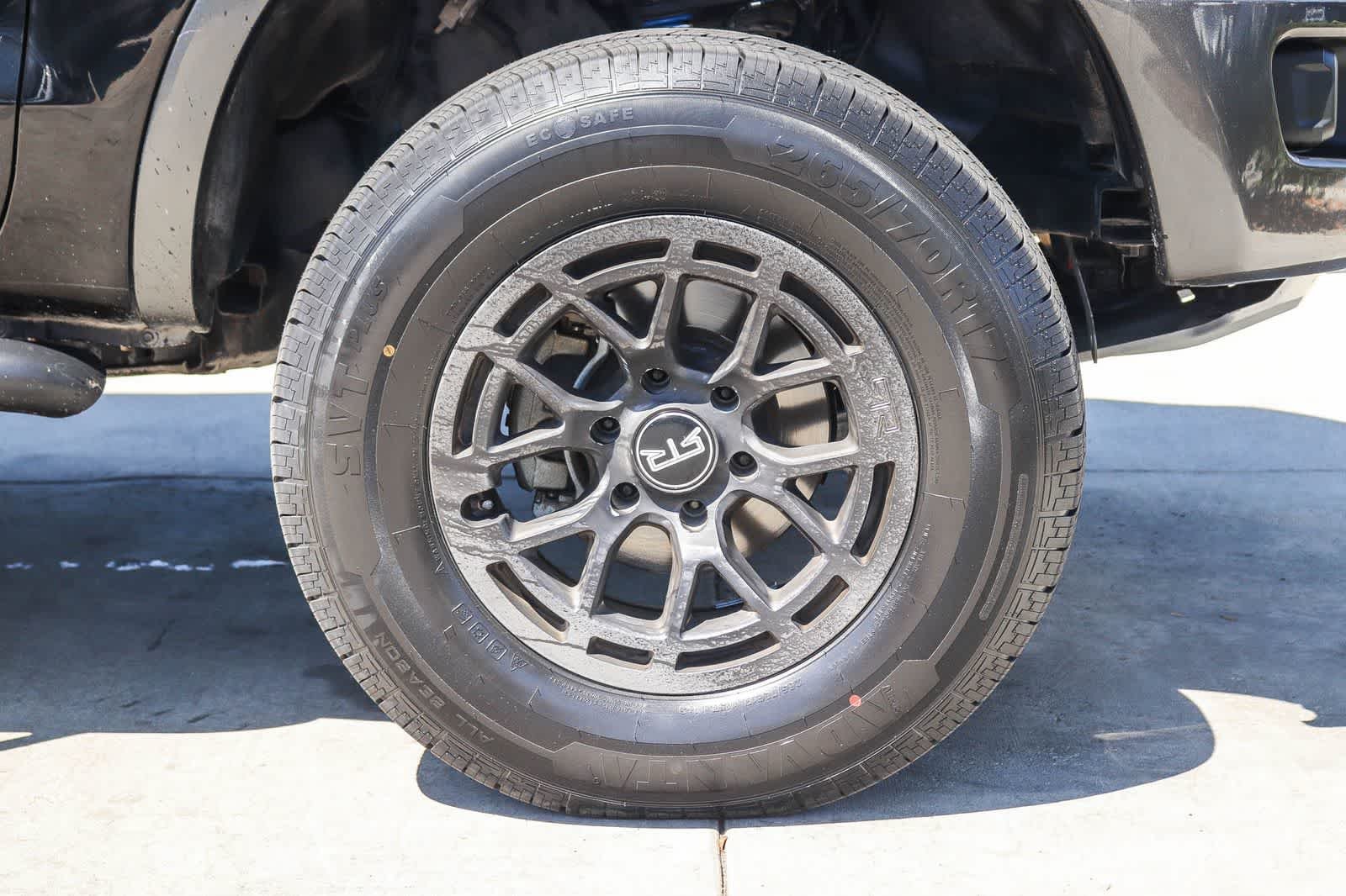 Used 2019 Shadow Black Ford XLT image 8