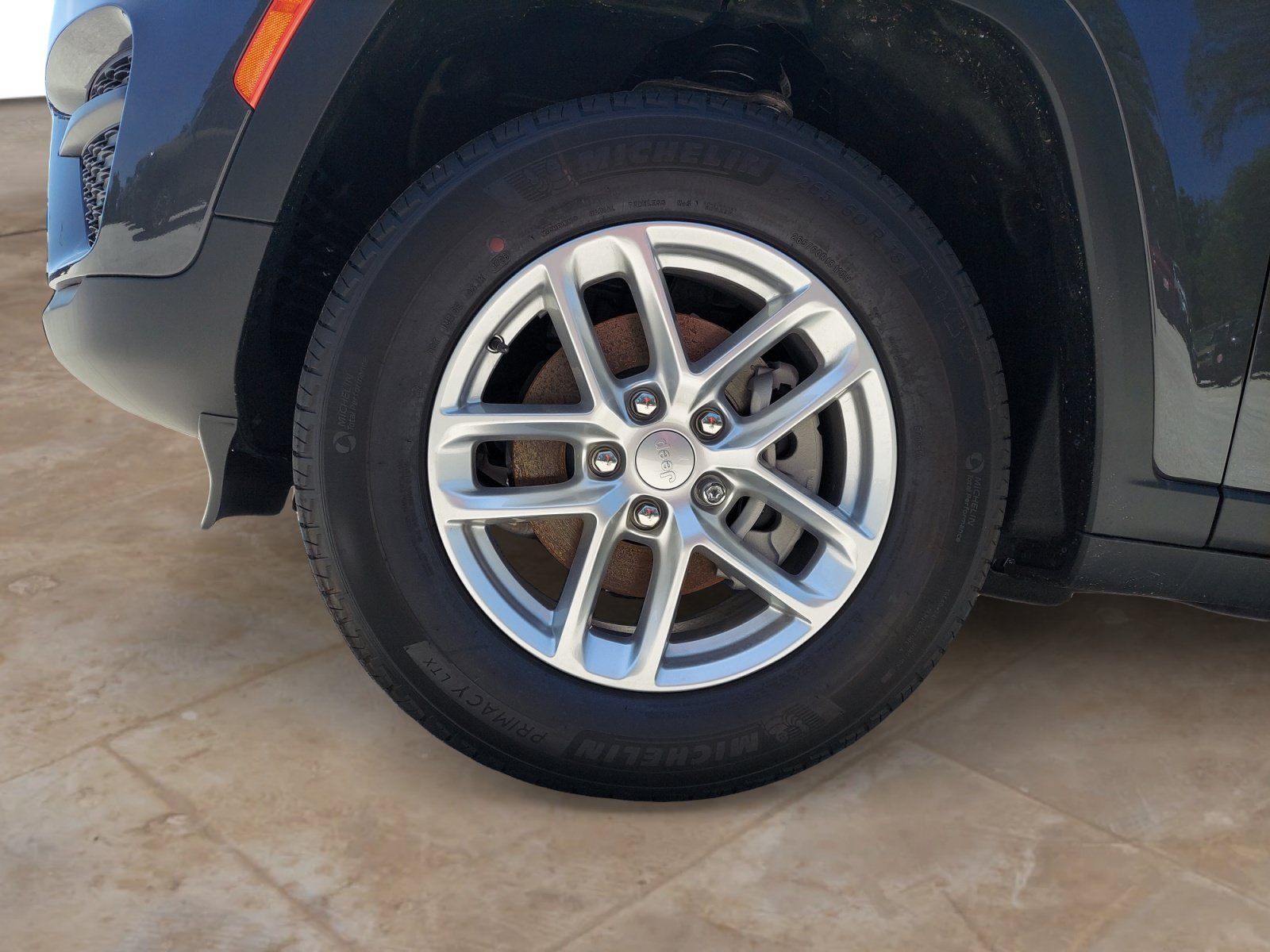 New 2026 Baltic Gray Metallic Clearcoat Jeep Laredo image 26