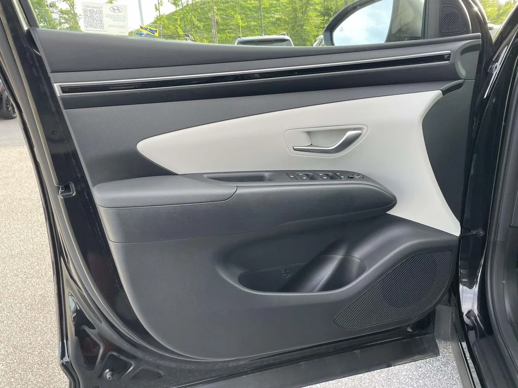 Used 2024 Black Pearl Hyundai Blue image 5