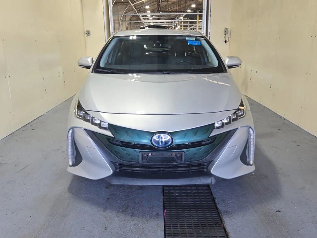 Used 2017 Silver Toyota Premium image 7