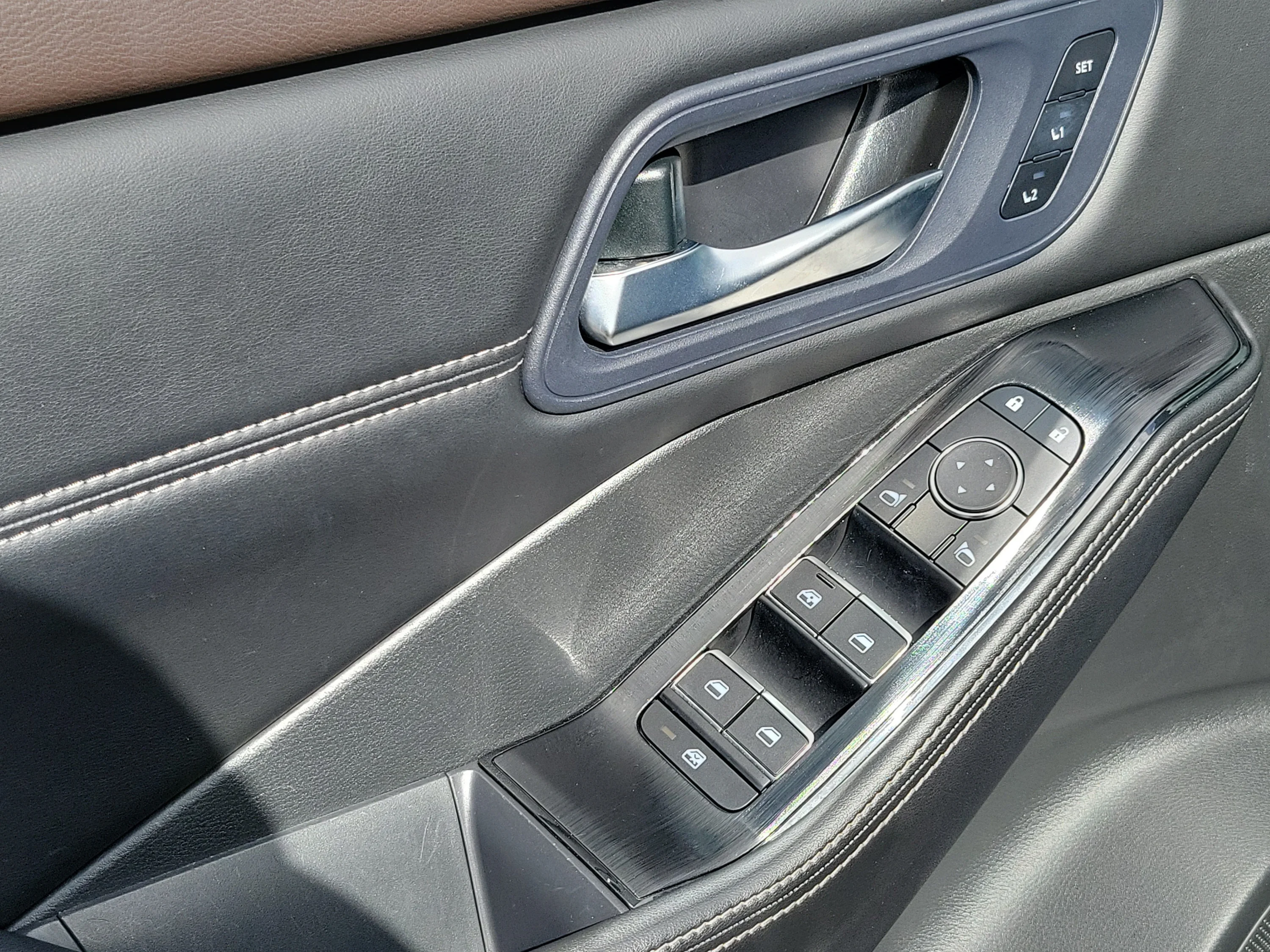 Used 2023 Boulder Gray Pearl Nissan SL image 27