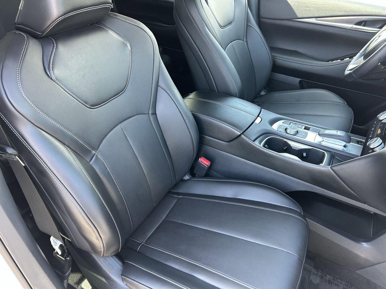 New 2027 RADIANT WHITE INFINITI LUXE image 10