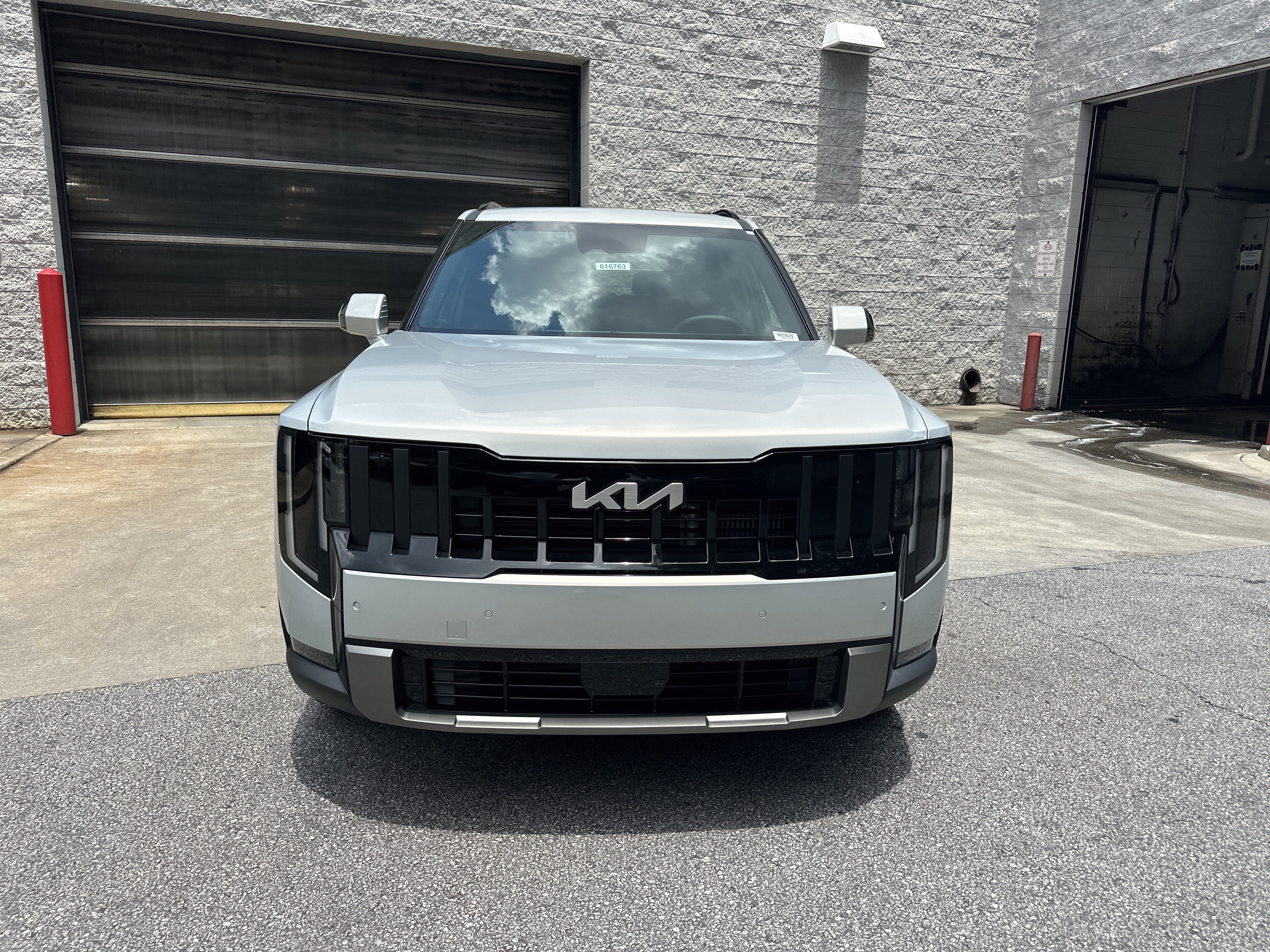 New 2027 Ivory Silver Kia S image 3