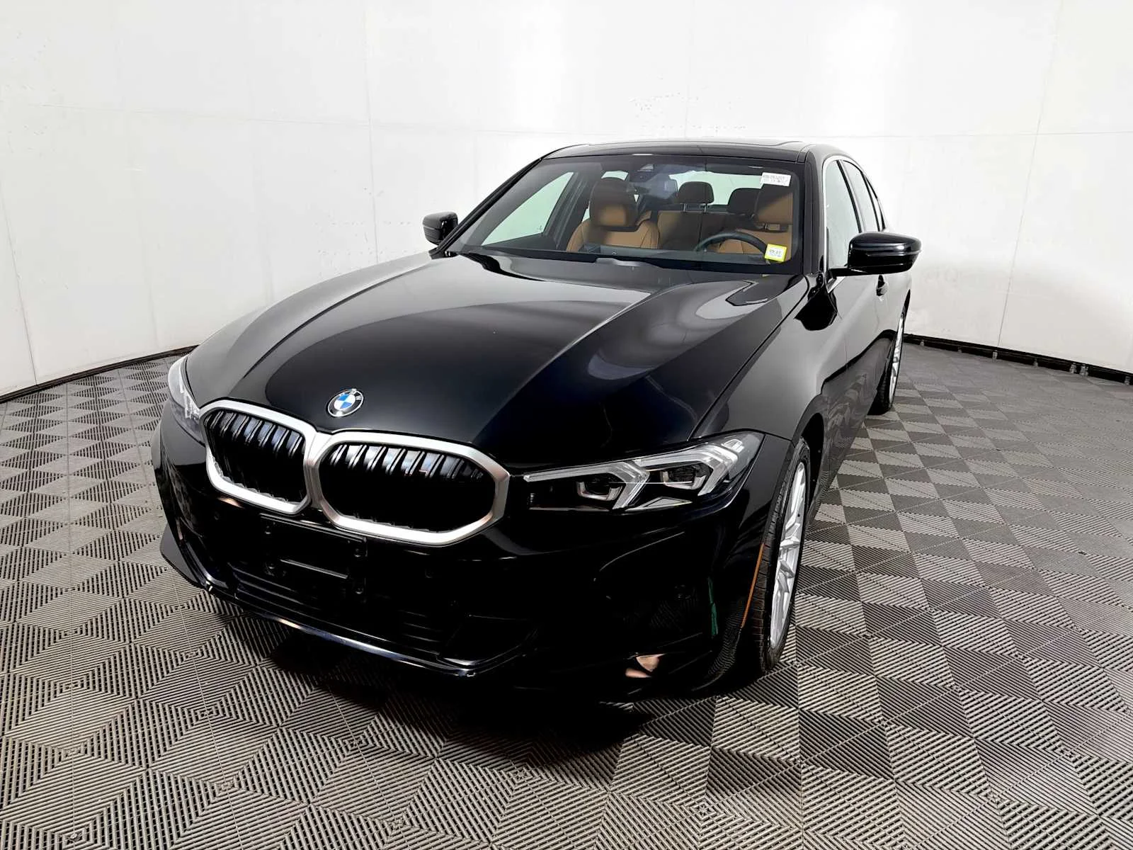 2024 BMW 3 Series 330i - Photo 3