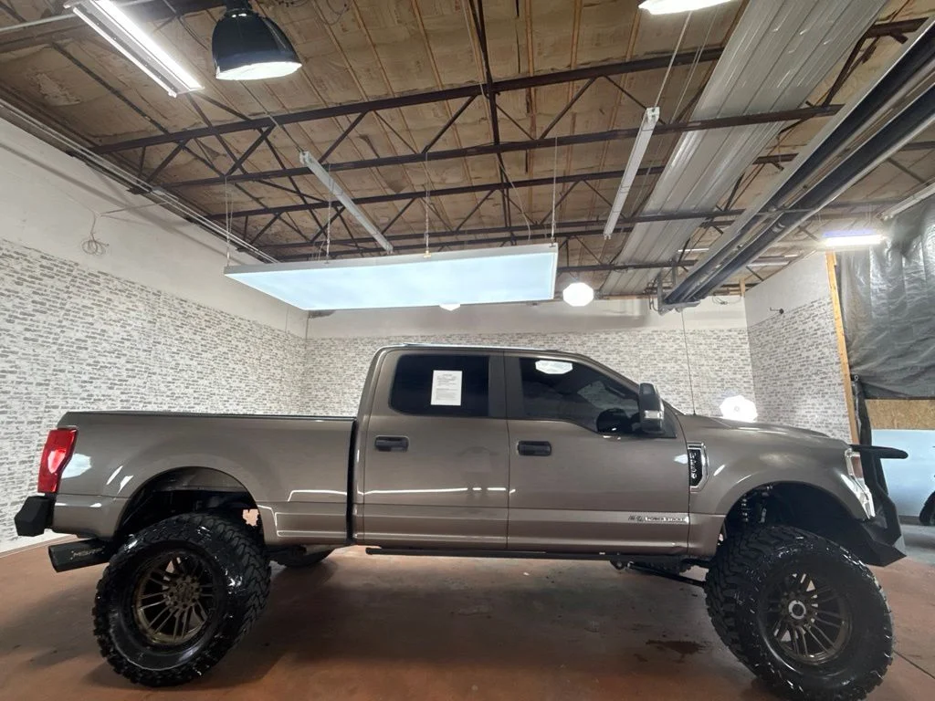 Used 2020 Stone Gray Metallic Ford XL image 8