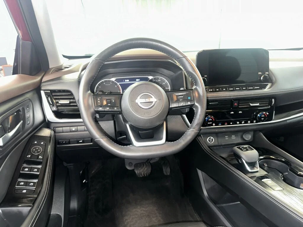 Certified Used 2022 Scarlet Ember Tintcoat Nissan SL image 2