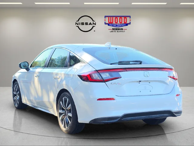 Used 2024 White Honda EX-L image 4