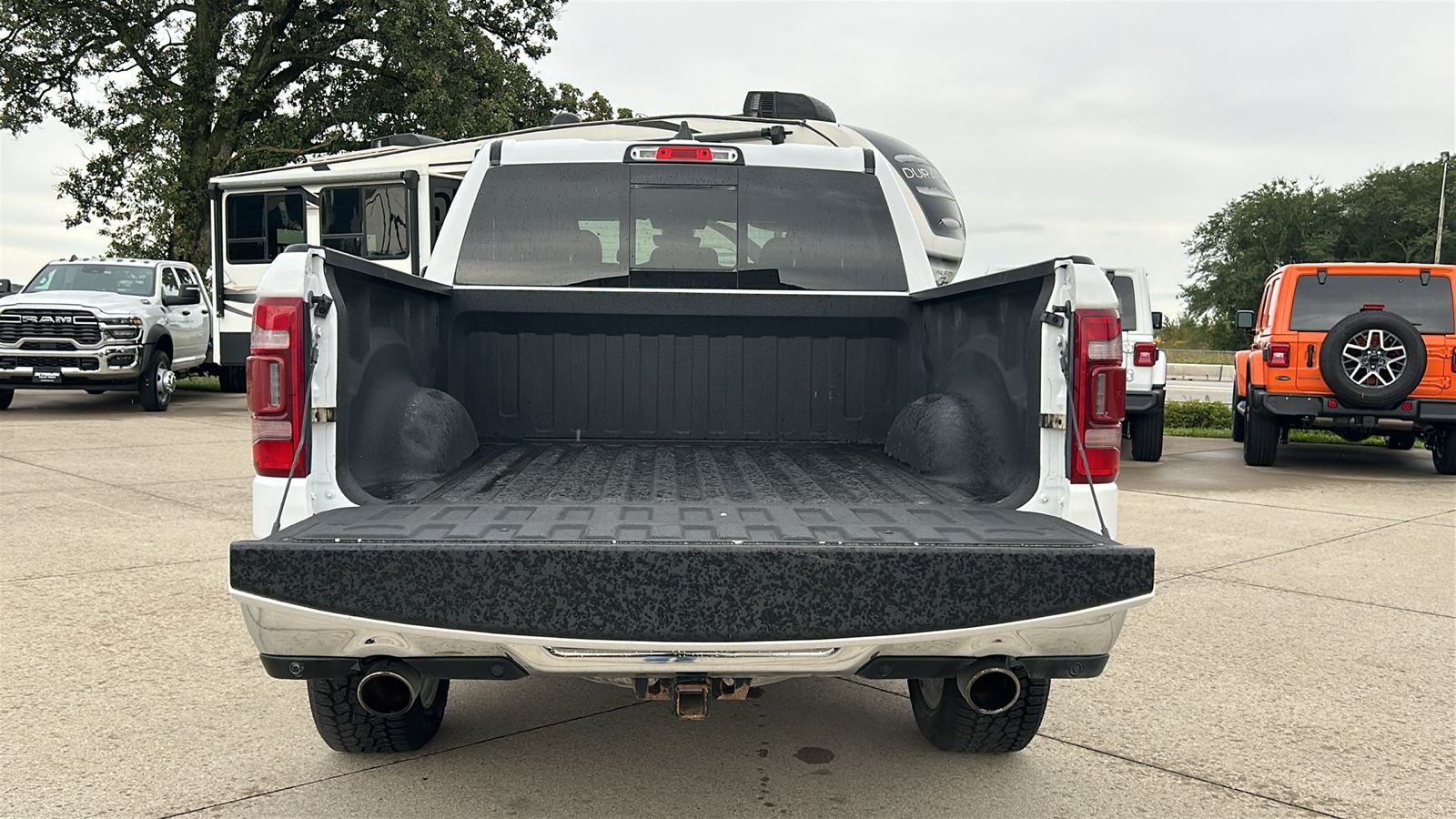 Used 2020 White Ram Big Horn/Lone Star image 17