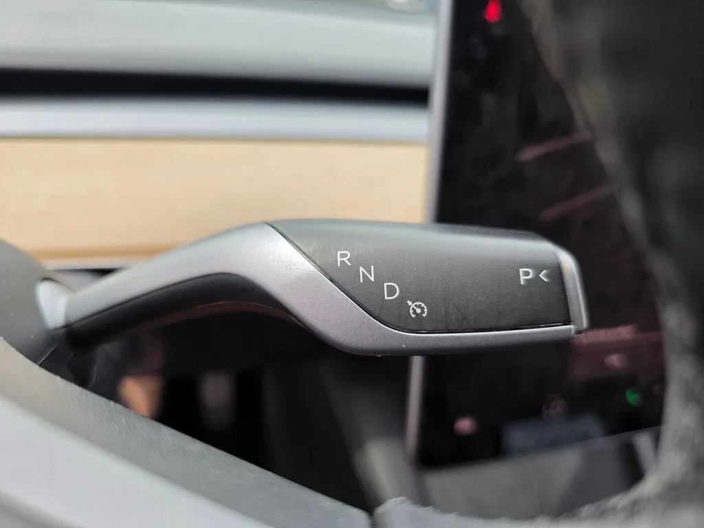 Used 2022  Tesla RWD image 20