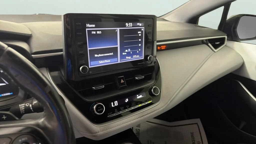 Used 2022 Off-white Toyota SE image 21