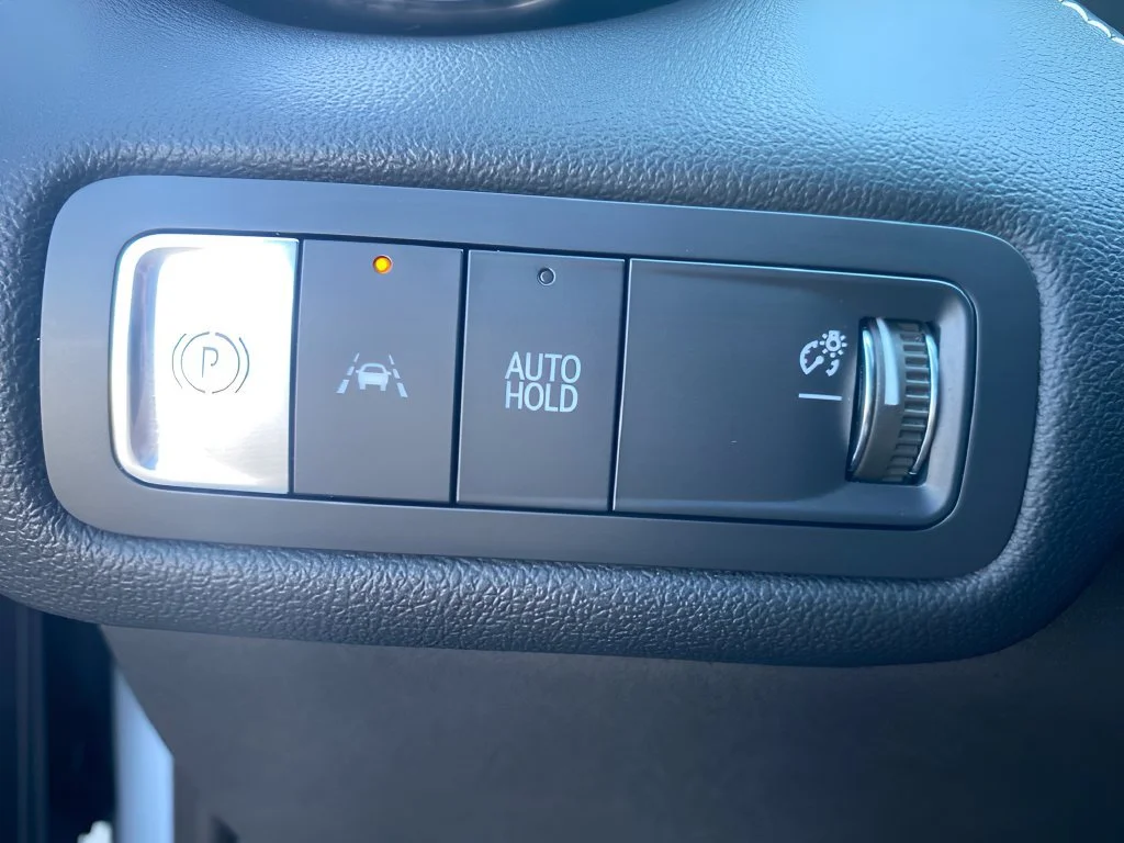Used 2024 Summit White Chevrolet LT image 19