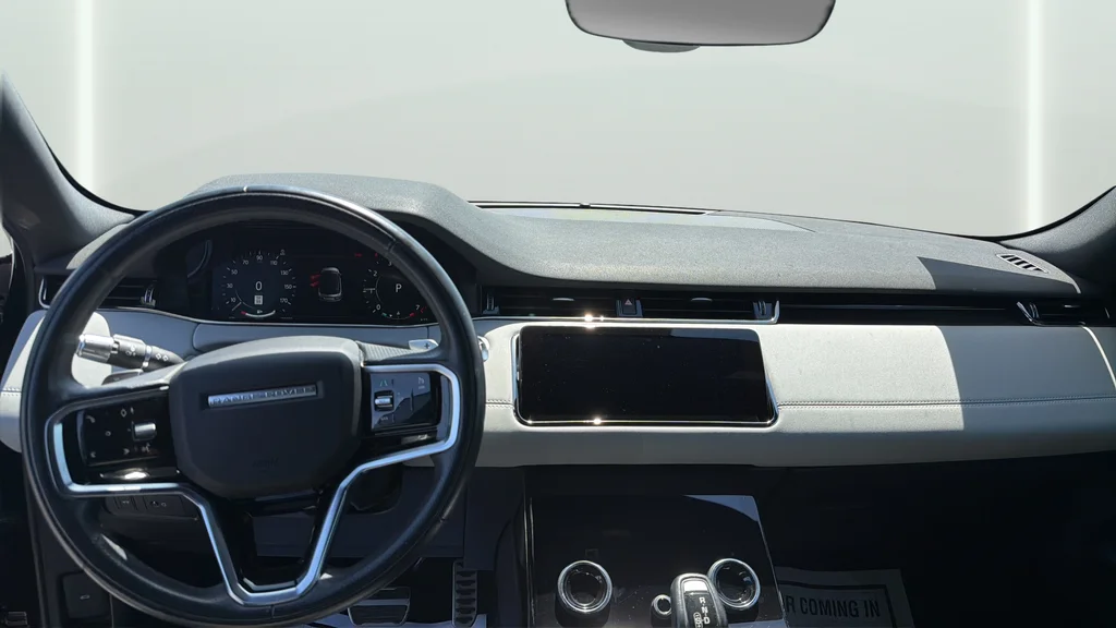 Used 2022 Black Land Rover Dynamic image 20
