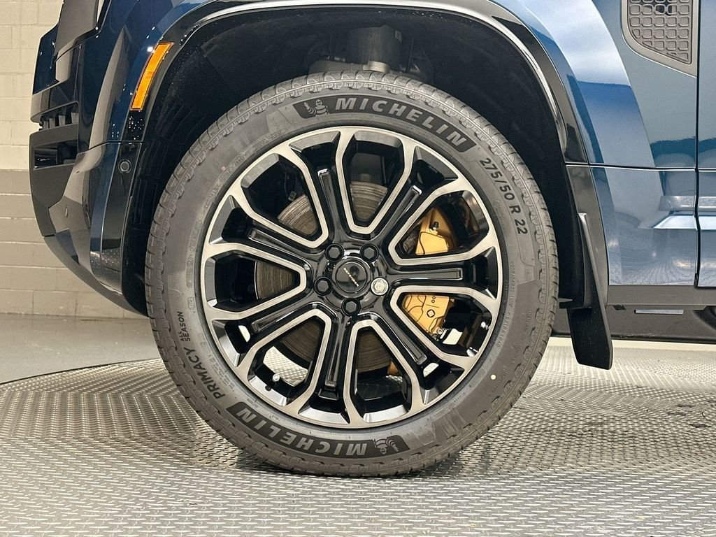 New 2026 Sargasso Blue Land Rover OCTA image 13
