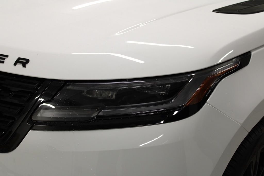 Used 2026 Fuji White Land Rover Dynamic SE image 12
