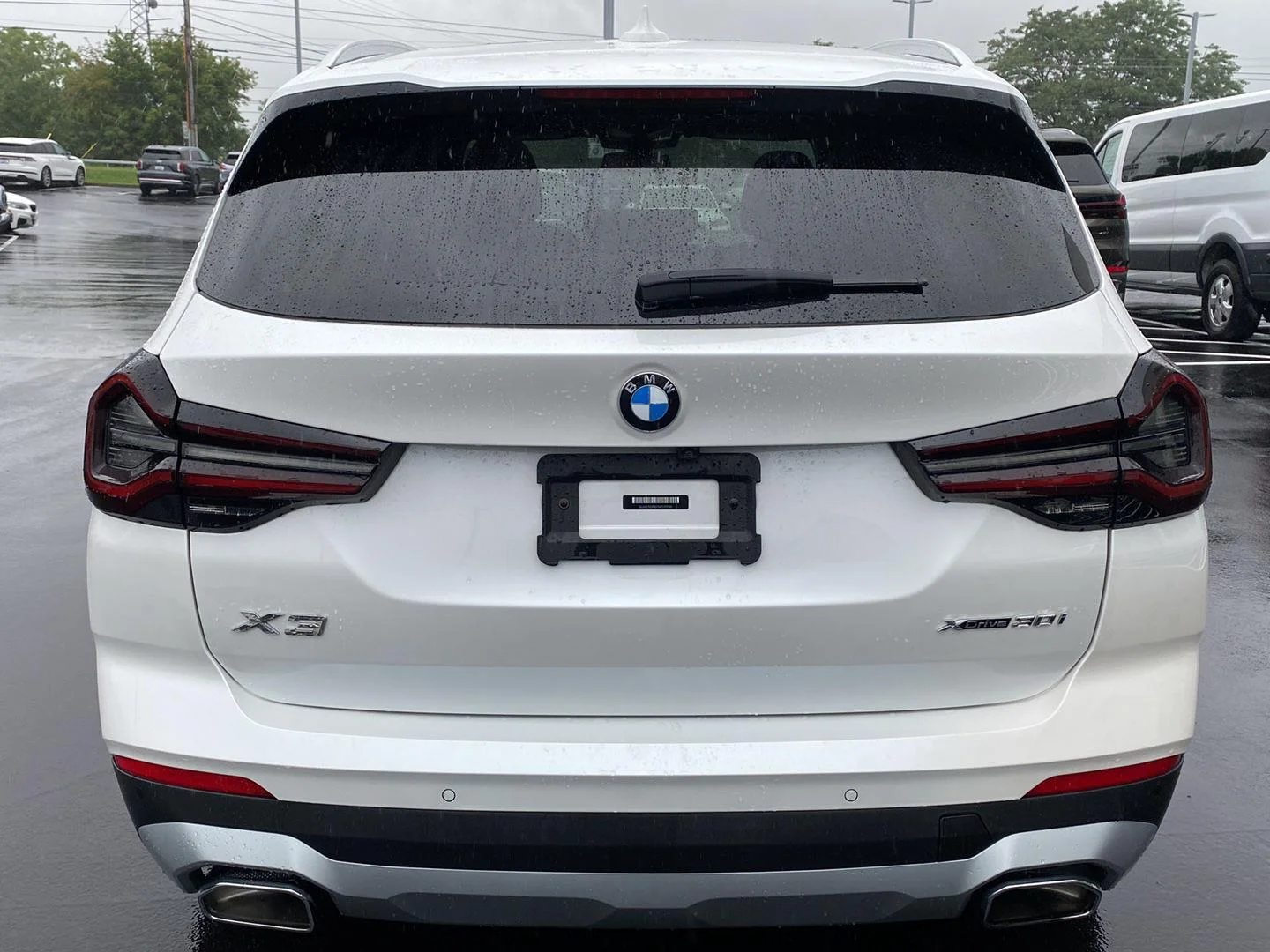 Used 2022 Mineral White Metallic BMW xDrive30i image 3