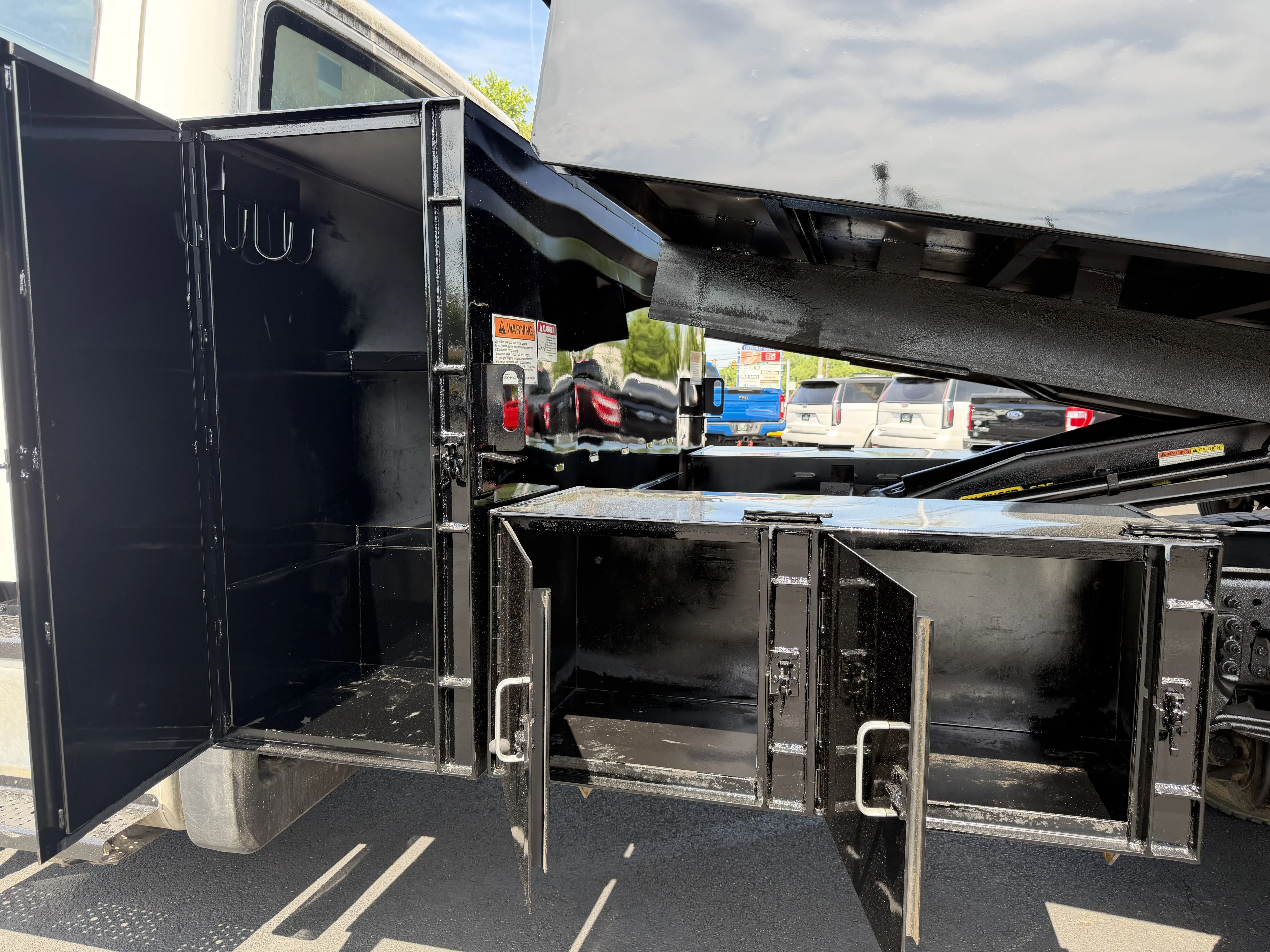 Used 2017 White FREIGHTLINER  image 12