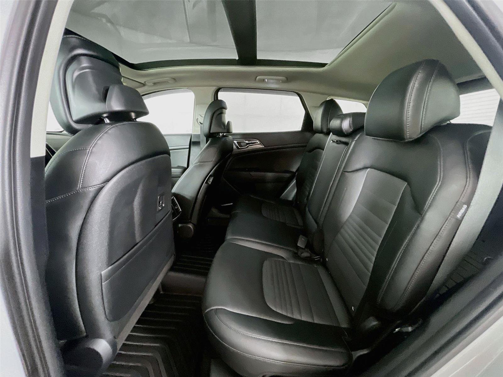 Used 2025 Wolf Gray Kia SX-Prestige image 29