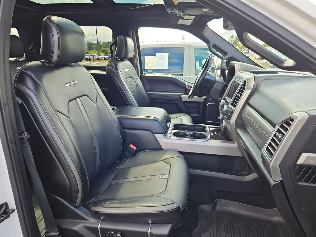 Used 2017 White Ford Platinum image 28