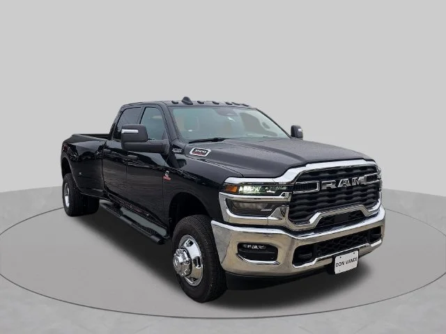 New 2026 Diamond Black Crystal Pearl-Coat Exterior Paint RAM Tradesman image 7