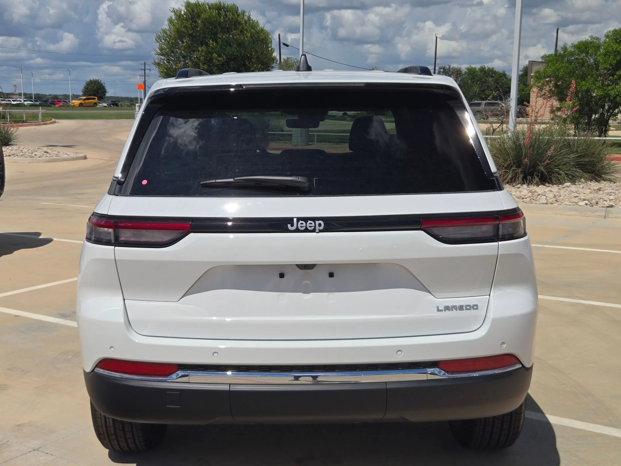 New 2026 Bright White Clearcoat Jeep Laredo X image 4
