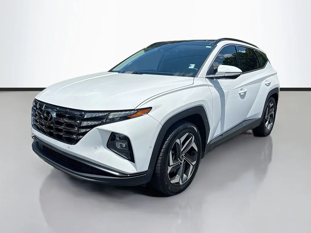 Used 2023 White Pearl Hyundai Limited image 3