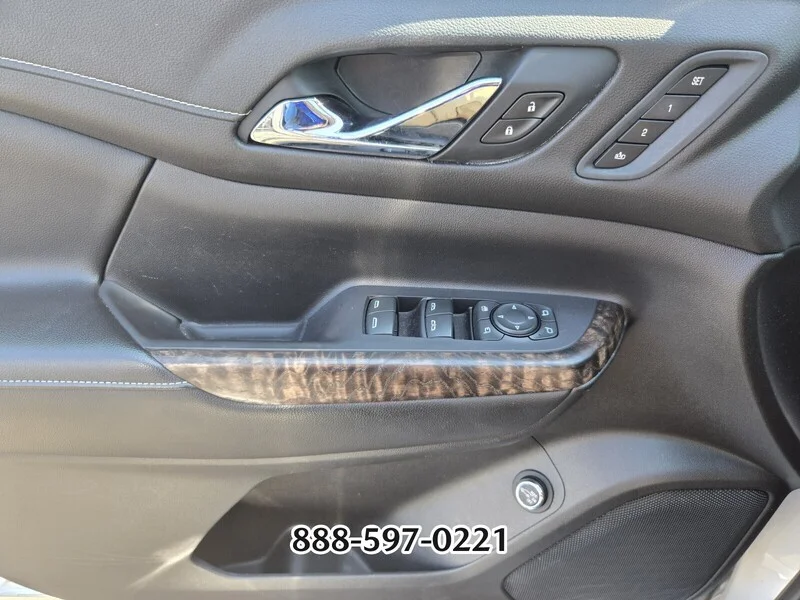 Used 2020 Quicksilver Metallic GMC Denali image 33