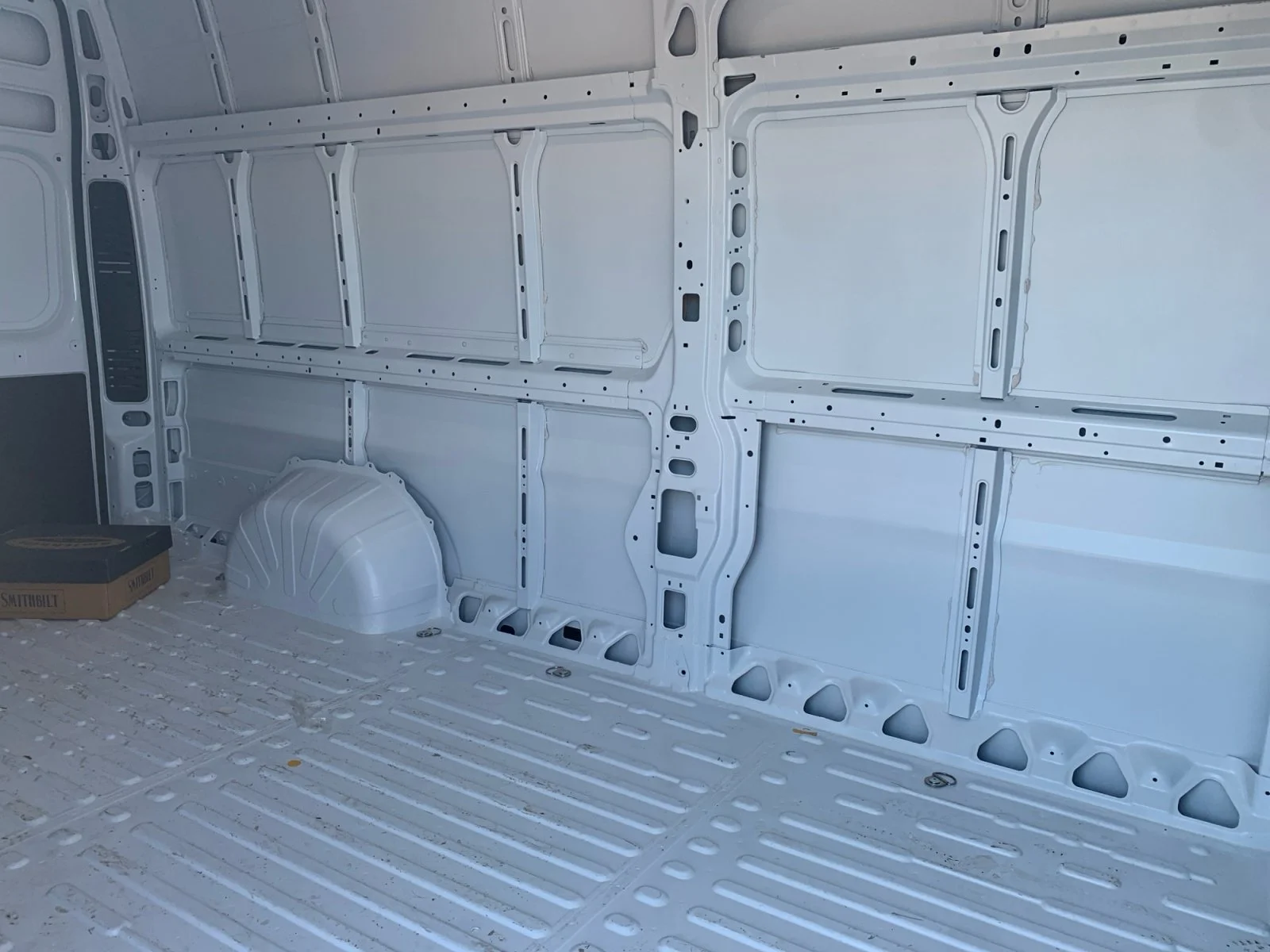 New 2026 Bright White Ram Tradesman * - Super High Roof - Cargo Partition - Adaptive Cruise - Remote Start & More! image 16