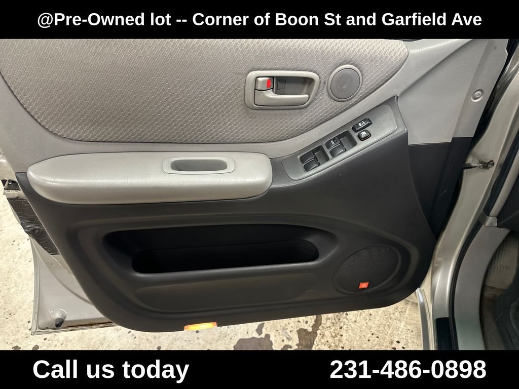 Used 2006  Toyota V6 image 14
