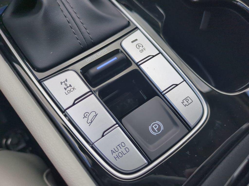 New 2026 Silver Hyundai SEL AWD image 29