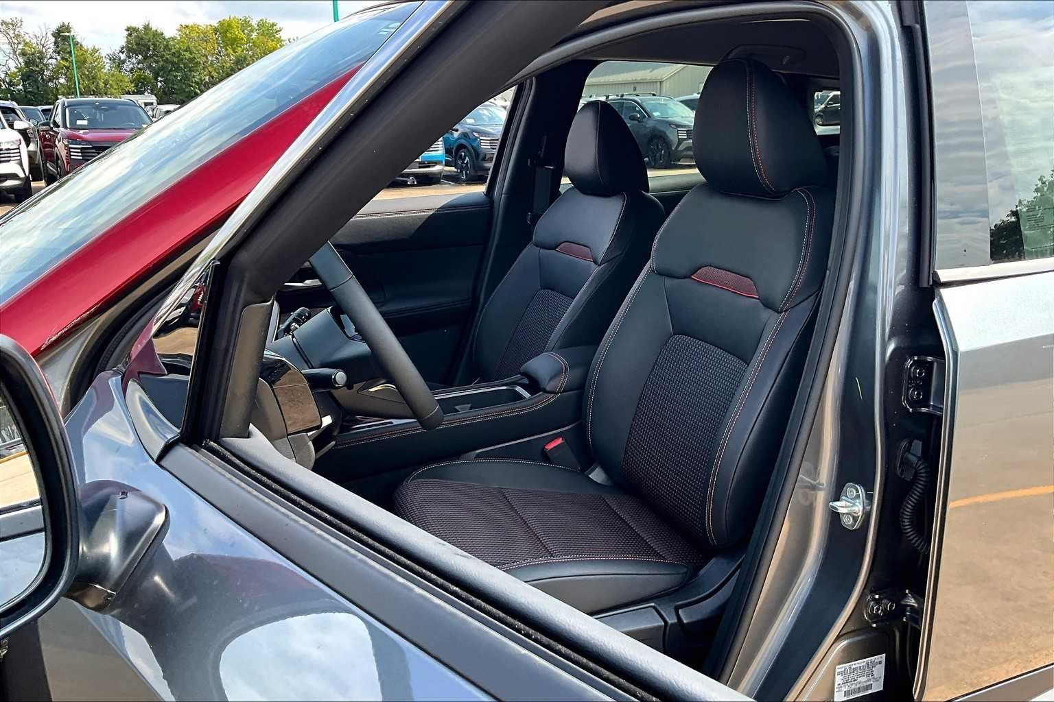 2025 Nissan Kicks SR - Photo 17