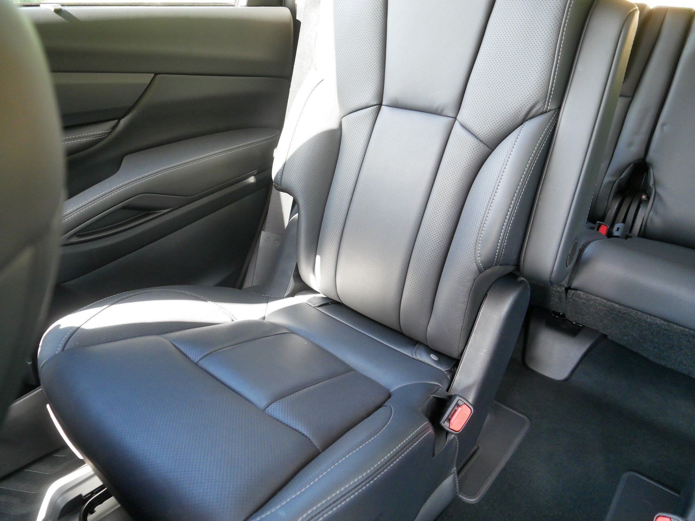 Used 2024 Cosmic Blue Pearl Subaru Limited image 12