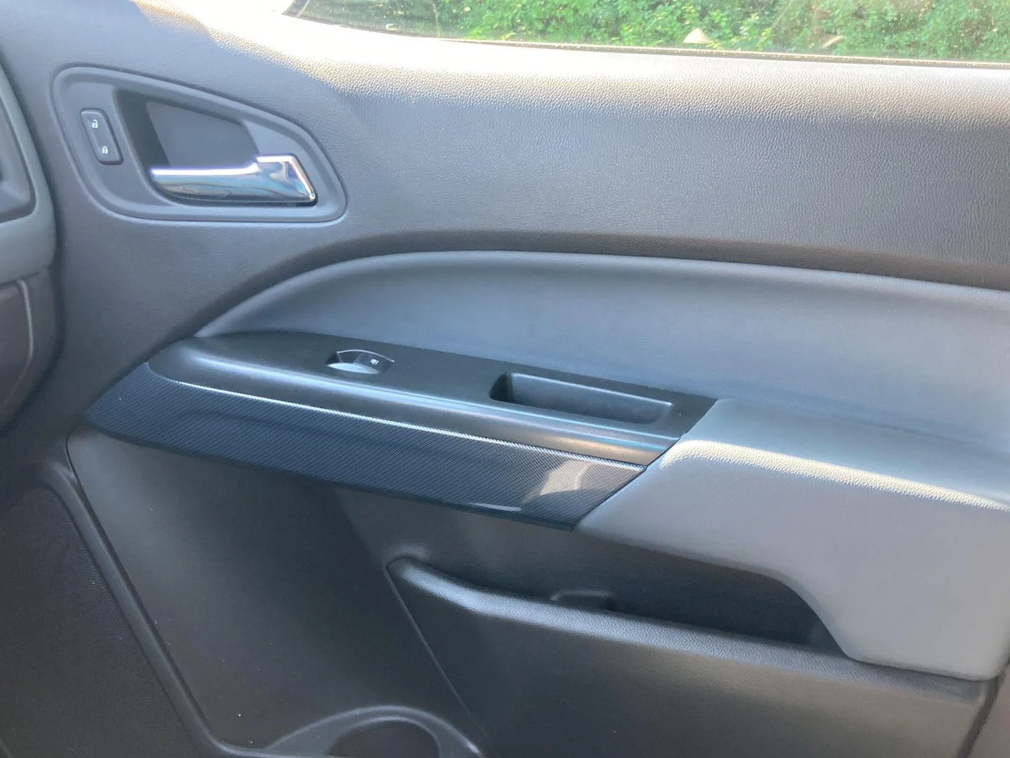 Used 2018 BLACK Chevrolet 4WD Z71 image 22