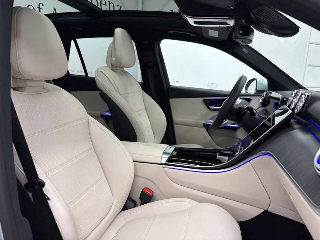 New 2027 Silver Mercedes-Benz GLC 300 image 29