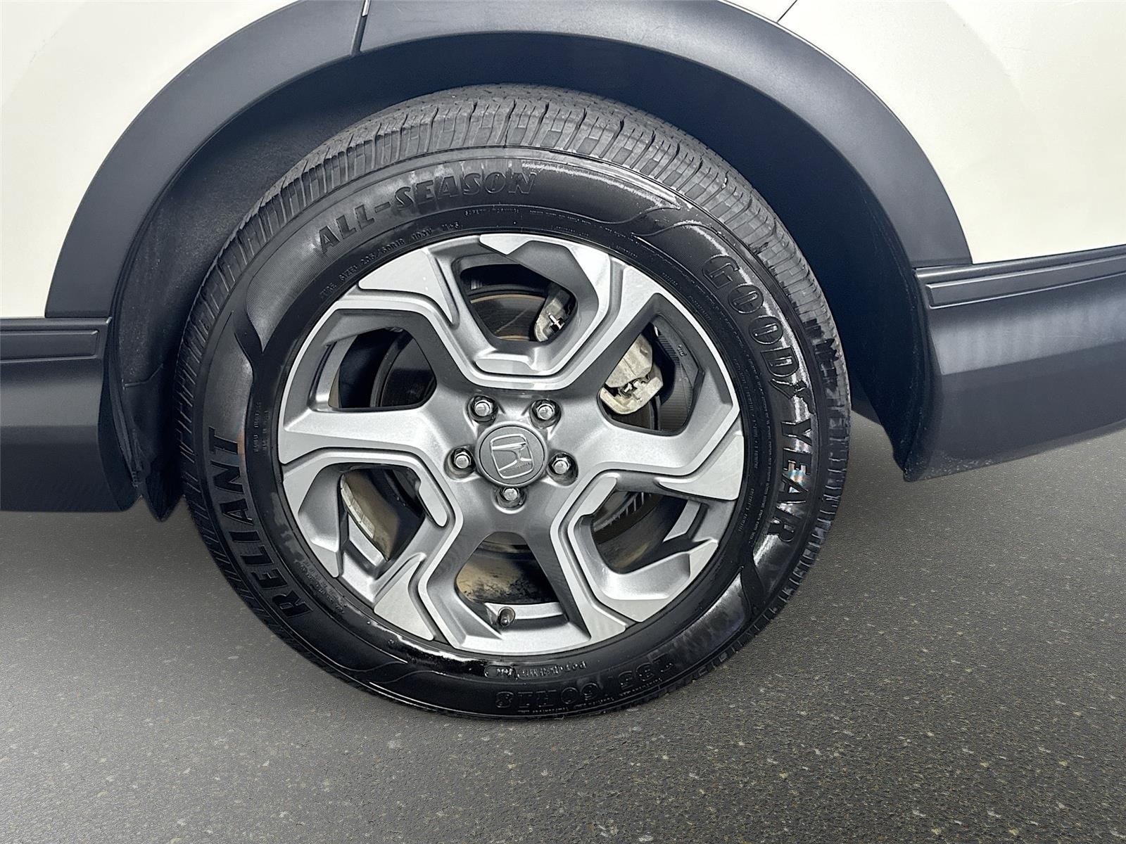 Used 2017 White Honda EX image 31