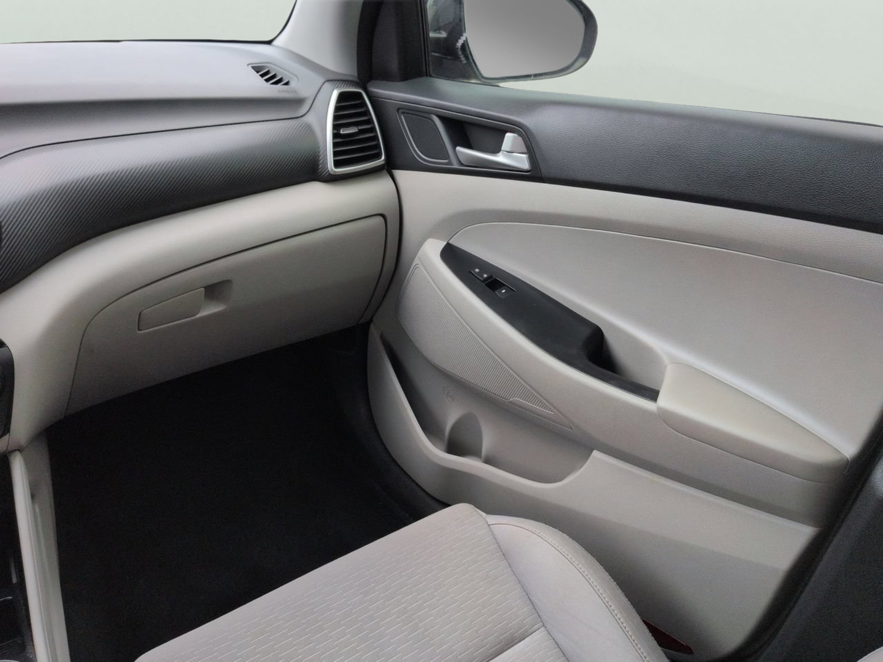 Used 2019 Coliseum Gray Hyundai SEL image 18