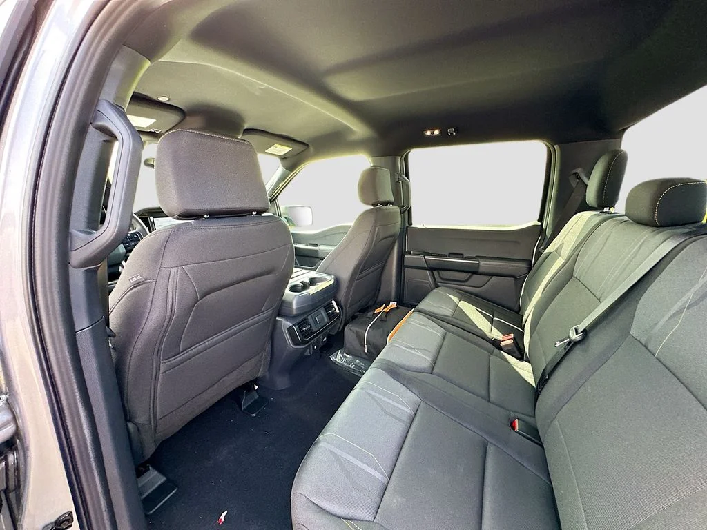 2025 Ford F-150 STX - Photo 9
