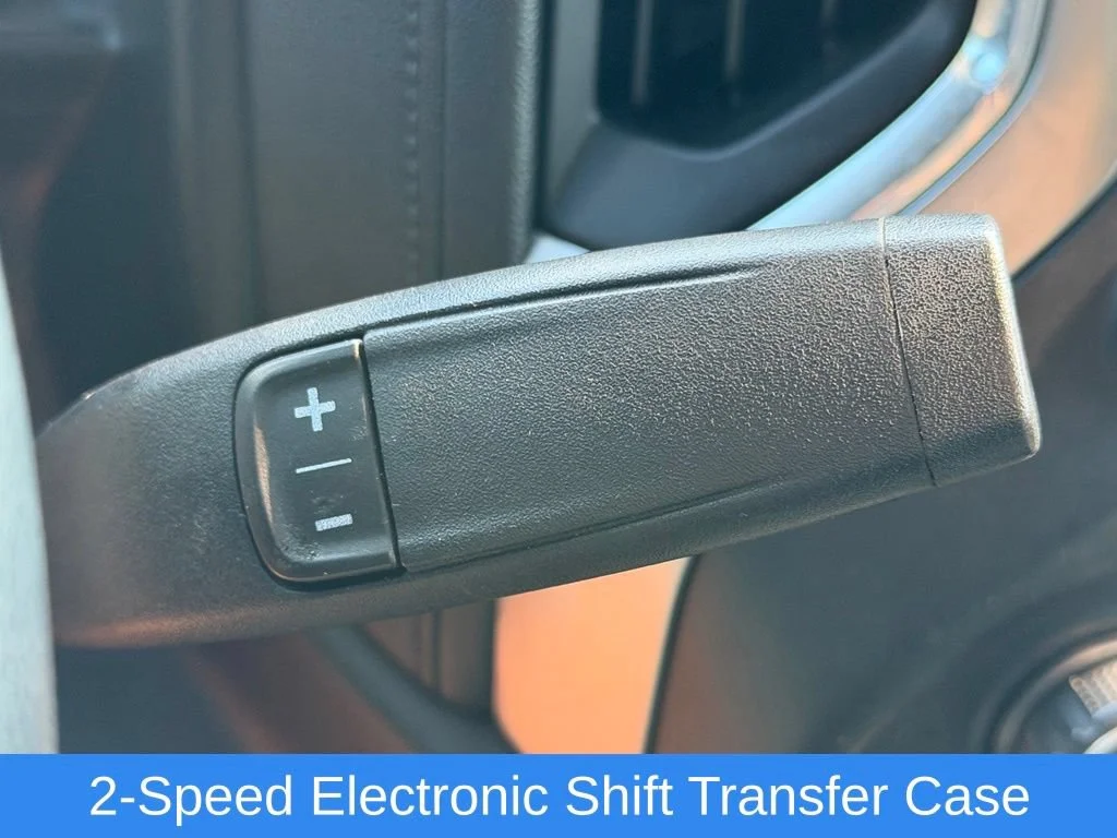 Used 2020 SUMMIT WHITE Chevrolet LT image 29