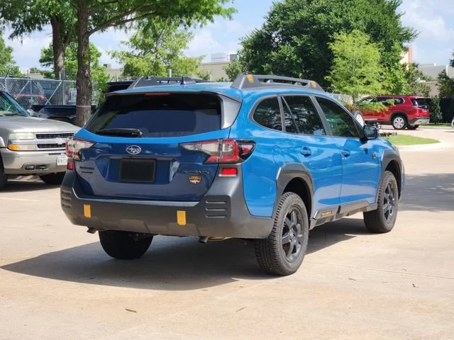 Used 2025  Subaru Wilderness image 5
