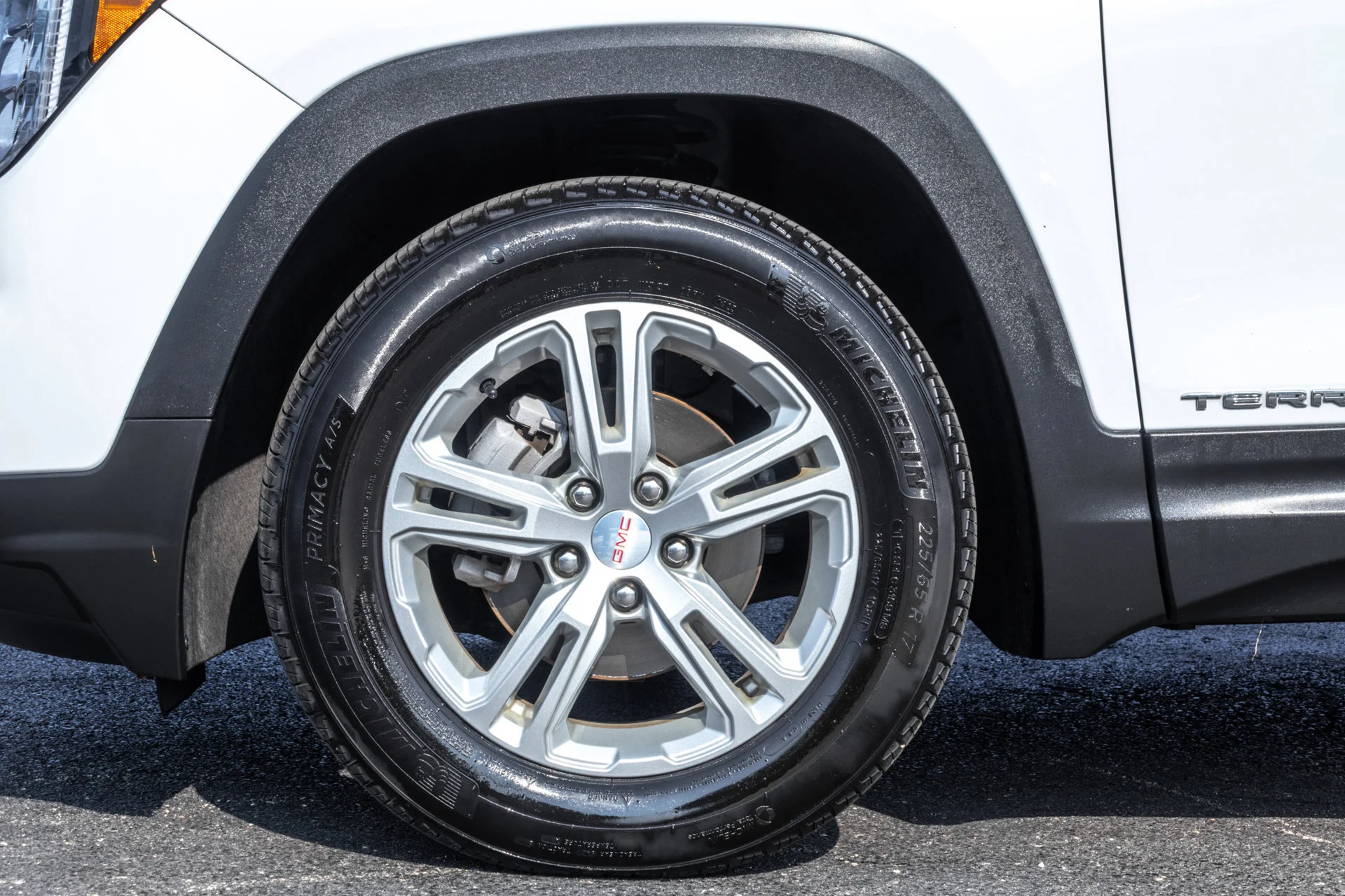 Used 2023 SUMMIT WHITE GMC SLE image 36