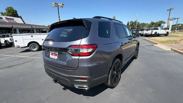 Used 2025 Gray Honda Black Edition image 4