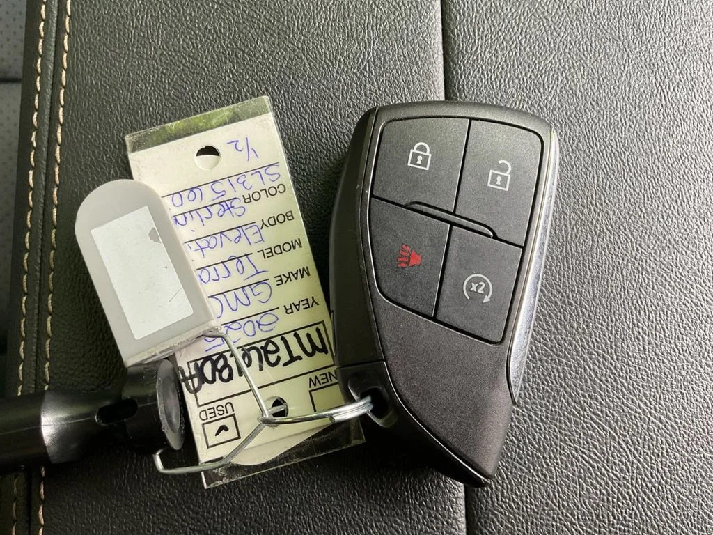 Used 2025 Silver GMC Elevation image 36