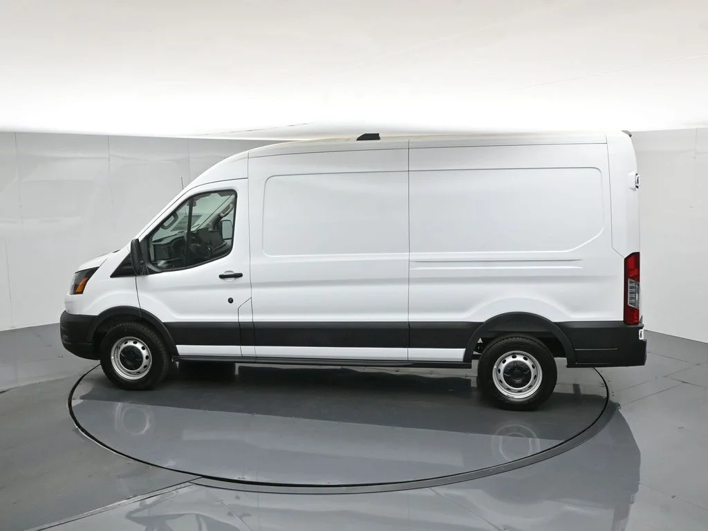 New 2026 Oxford White Ford Base image 49