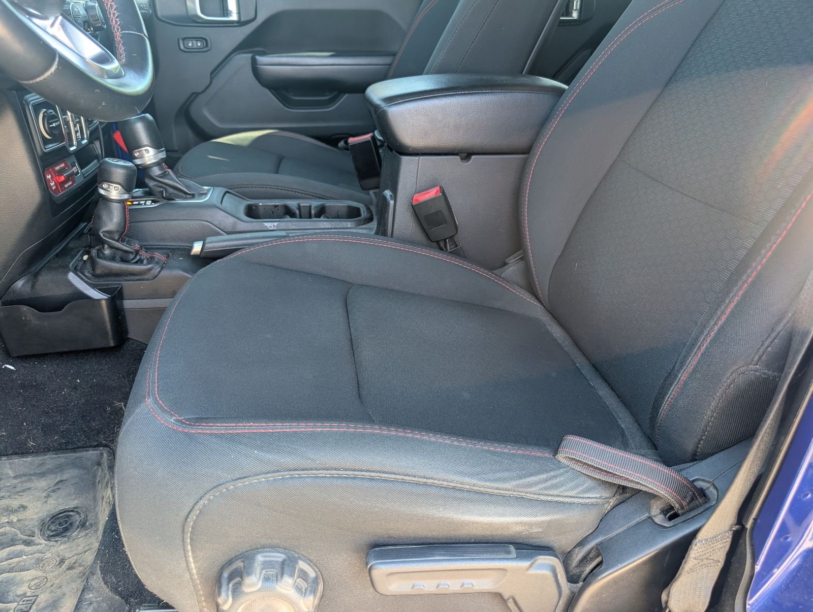 Used 2019 Blue Jeep Unlimited Rubicon image 7