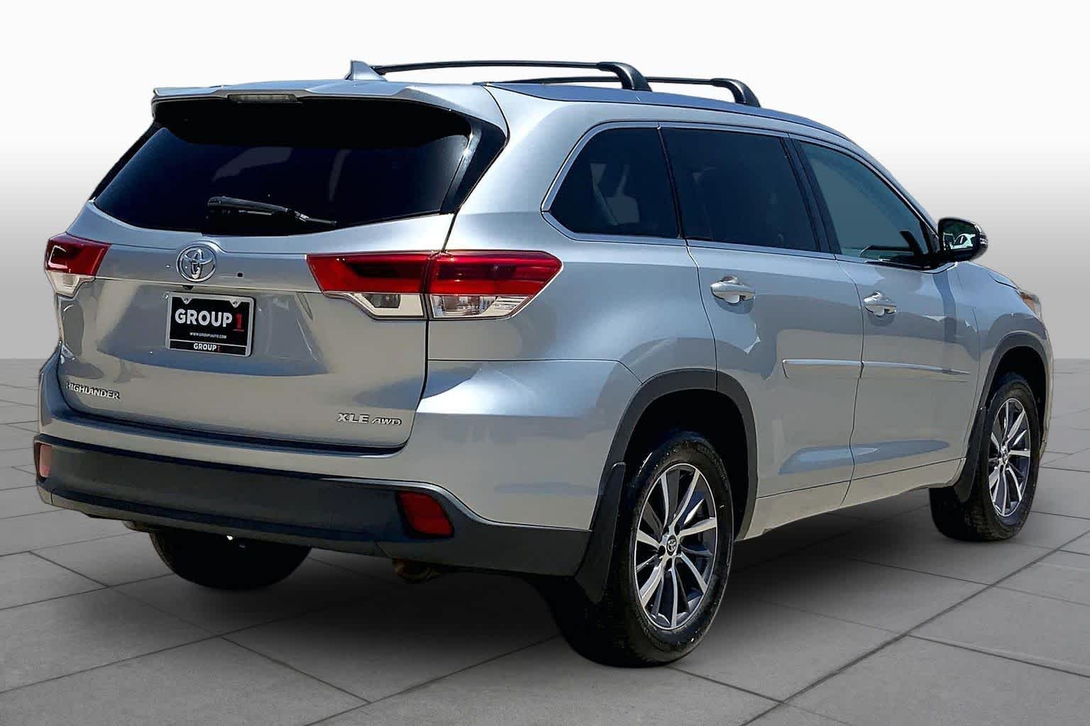 Used 2018 Celestial Silver Metallic Toyota XLE image 13