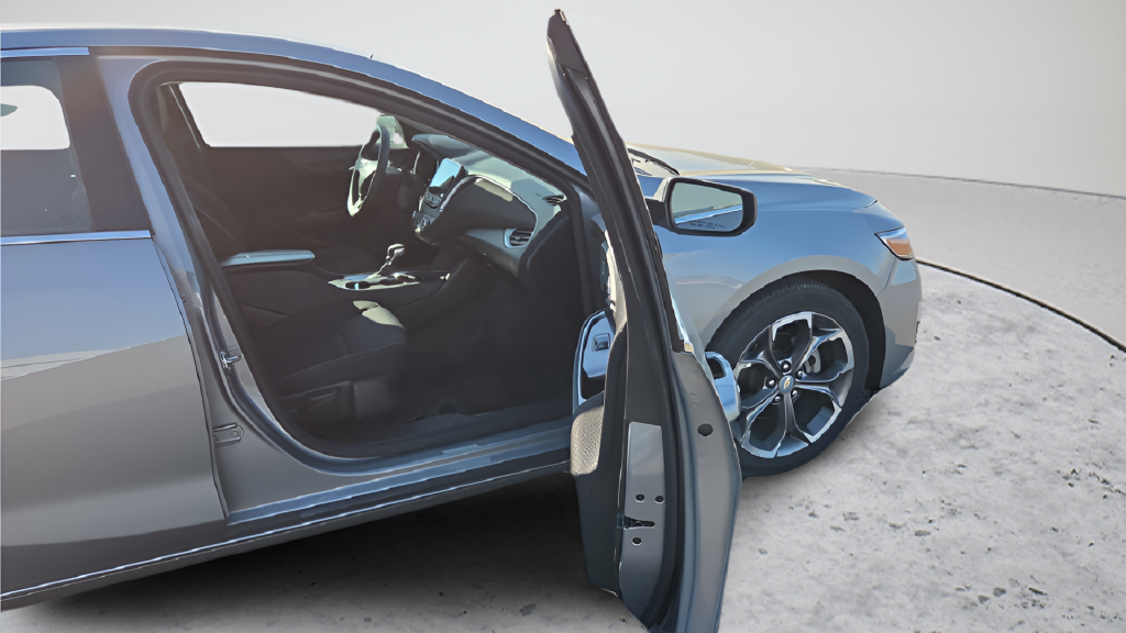 Used 2023 Gray Chevrolet LT image 29