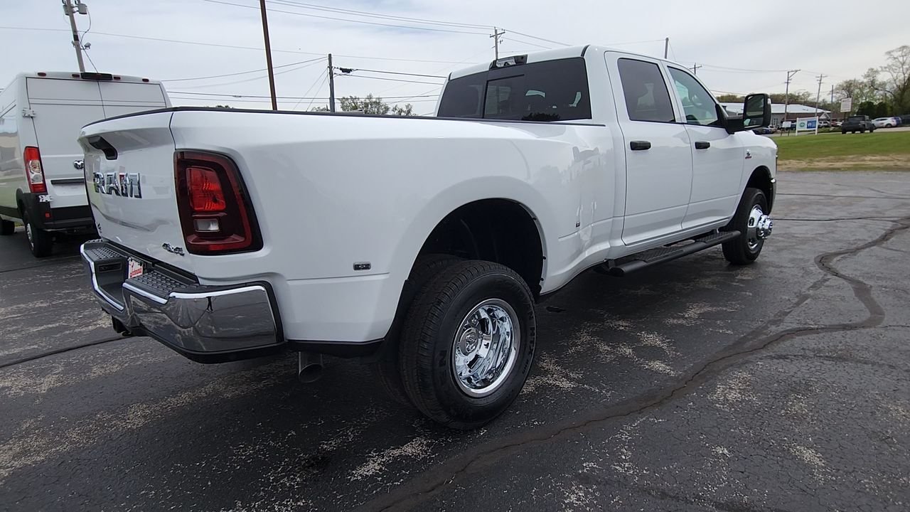 New 2026 Bright White Clear-Coat Exterior Paint RAM Tradesman image 8