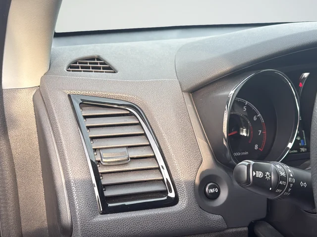 Used 2022 Gray Mitsubishi 2.0 SE image 31