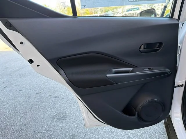 Used 2025 White Nissan S image 21