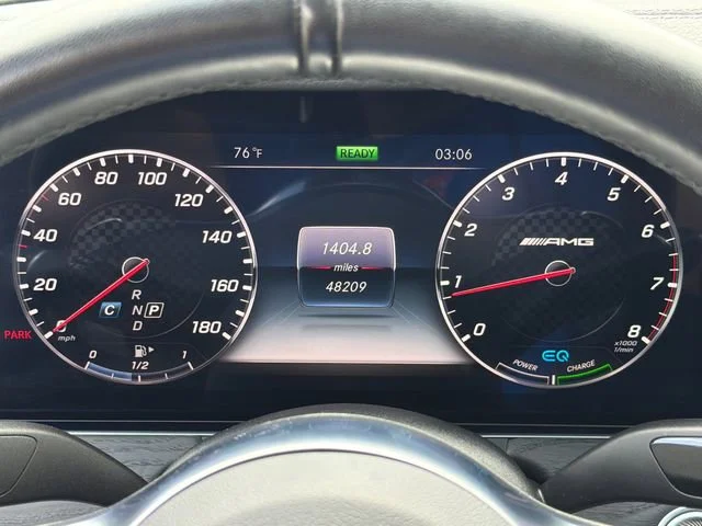 Used 2019 Red Mercedes-Benz 4MATIC® image 27